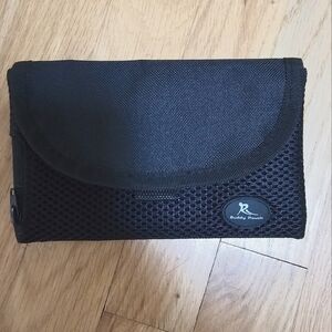 Running Buddy Magnetic Pouch: Magnet Pocket Pouches - Cards, Keys EUC 6X4 1/2”